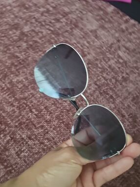 Round Silver Frame Sunglasses with Dark Lenses